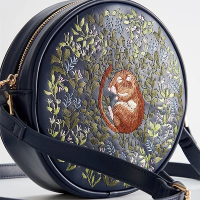 Fable England 睡鼠刺繡圓形包5