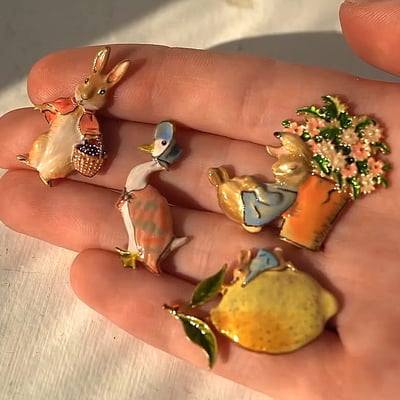 Fable England 手繪琺瑯胸針13