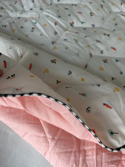 【賠本出清/韓國廣藏棉被】酪梨胡蘿蔔-寶寶被(粉)3