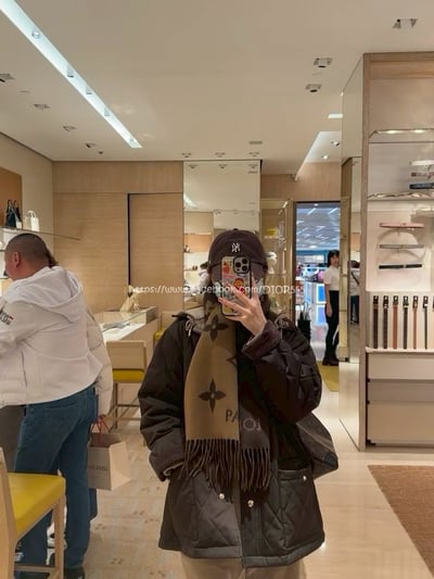 LV巧克力色圍巾7