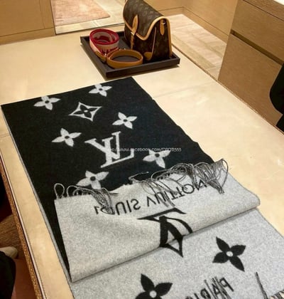 LV黑色圍巾11