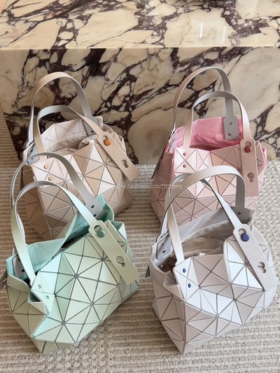 三宅一生水桶包1