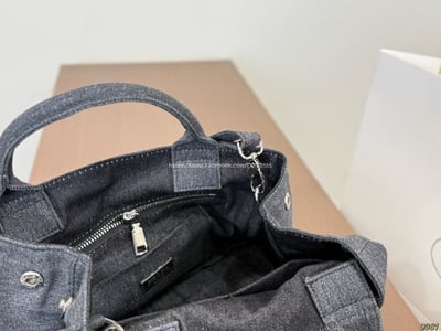  Prada沙灘包9