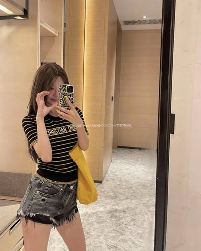 Dior燙金字母上衣7