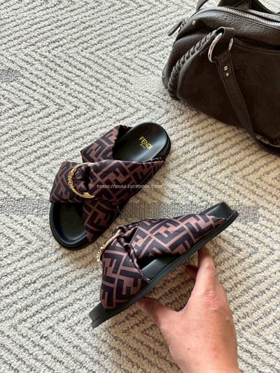 Fendi拖鞋7