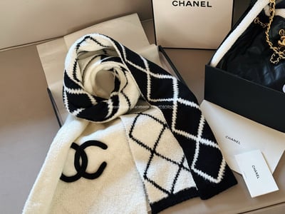 小香菱格紋羊絨圍巾10