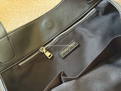 miumiu大號hobo 購物包9