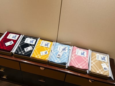 Burberry羊毛圍巾15