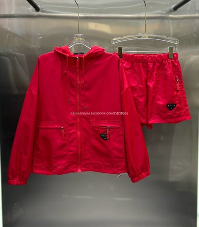 prada套裝(外套+高腰短褲 )13