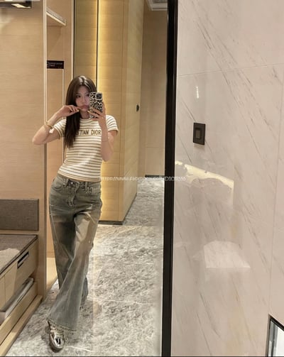 Dior燙金字母上衣4