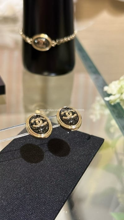 小香淺金色橢圓紐扣小耳環2