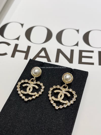 小香淺金色滿鑽雙C鏤空耳環3