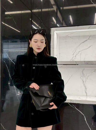 YSL  calypso信封包13