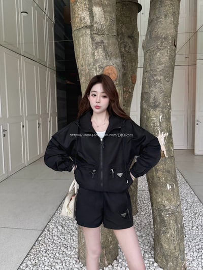 prada套裝(外套+高腰短褲 )10