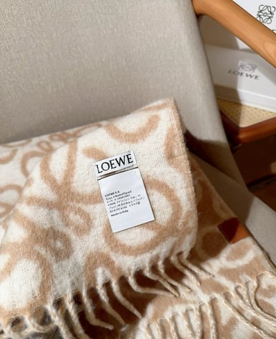 LOEWE圍巾7