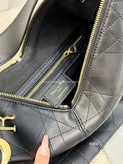 Dior Voyage Hobo腋下包10