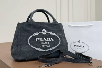 Prada沙灘包1