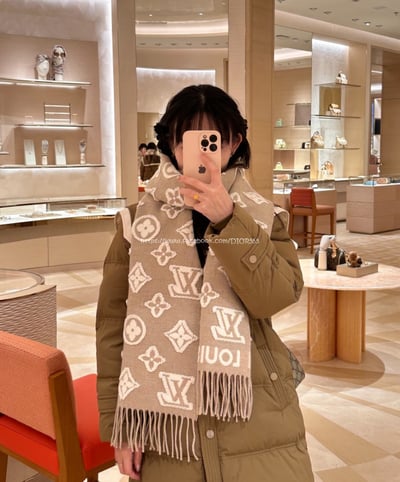 LV3D浮雕羊絨圍巾1