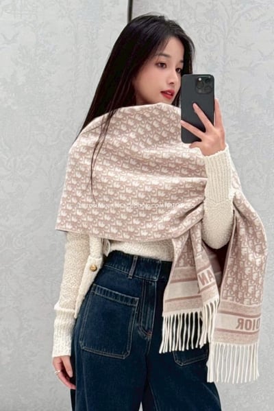 Dior 雙面披肩圍巾2
