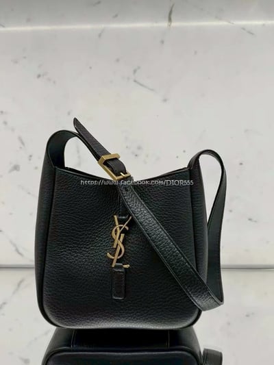 YSL Hobo腋下水桶包8