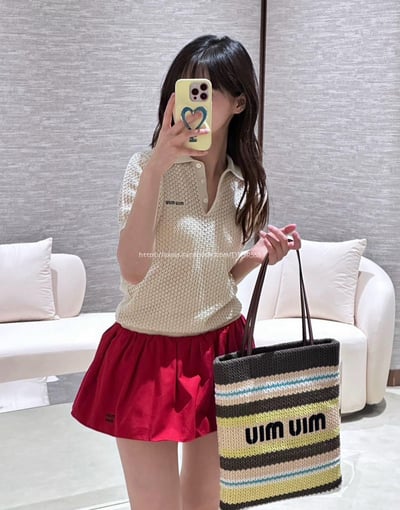 Miumiu字母小鏤空上衣 3