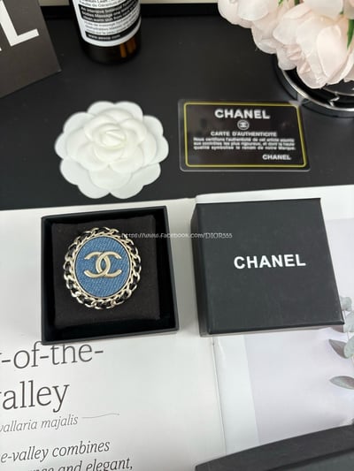 小香牛仔藍橢圓形胸針4