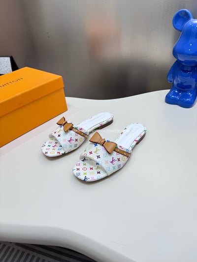 LV X TM蝴蝶結平底拖鞋7