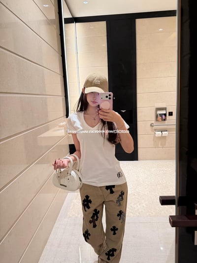 C.H克羅心 v領T2