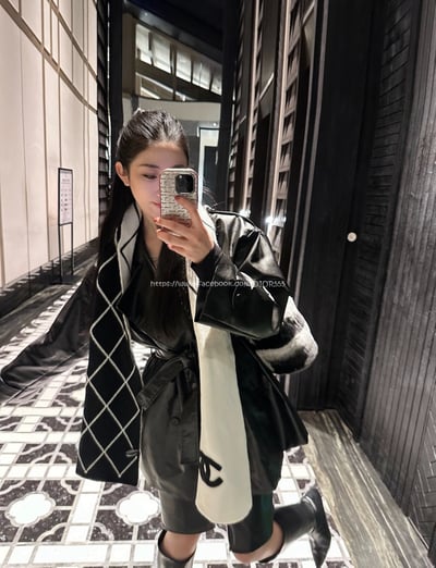 小香菱格紋羊絨圍巾2