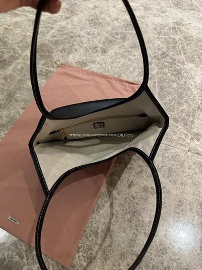 Miumiu托特包6