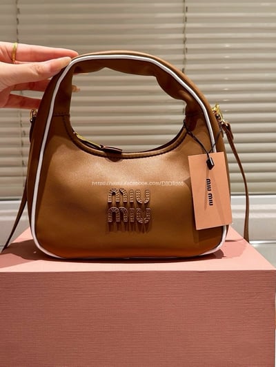 MiuMiu白邊包15