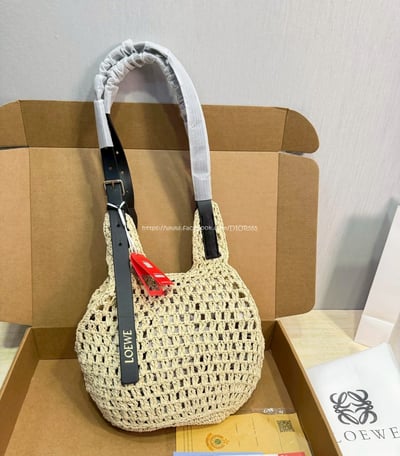 Loewe草編托特包6