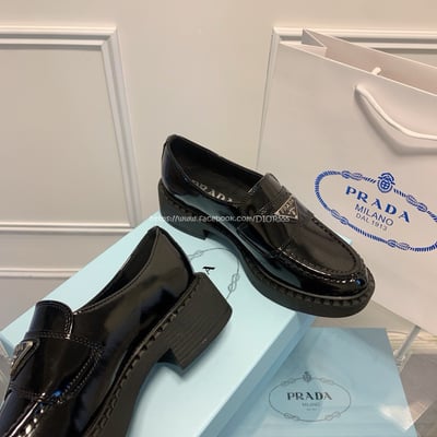 Prada三角logo樂福鞋13