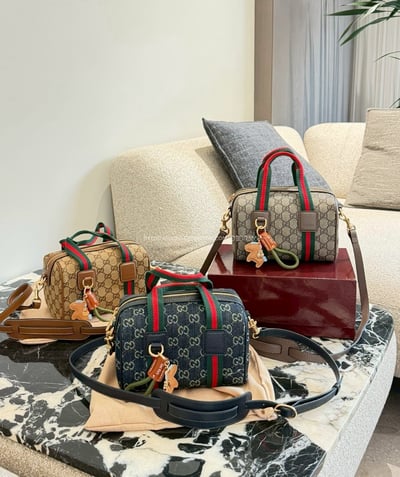 Gucci mini 枕頭包1