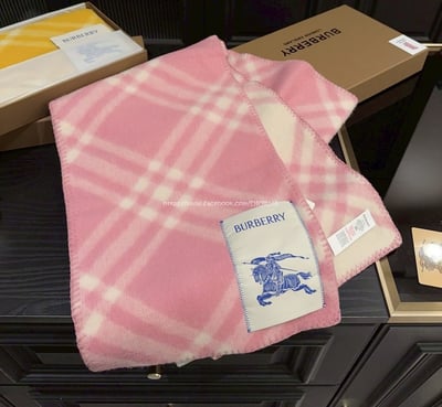 Burberry羊毛圍巾18