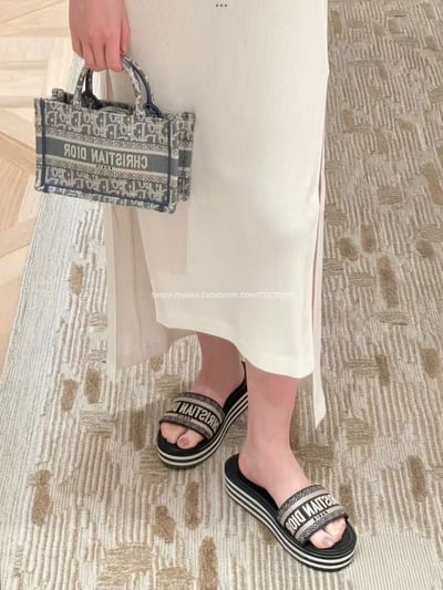 DIOR小厚底條紋拖鞋11