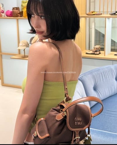 MiuMiu後背包7
