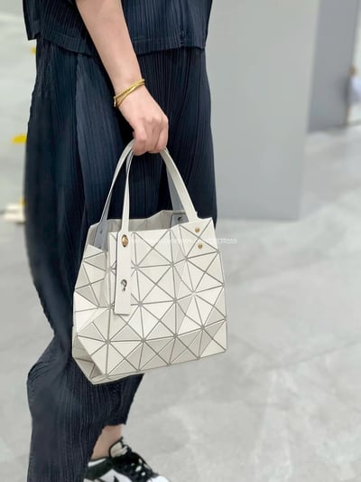 三宅一生鑽石包 3