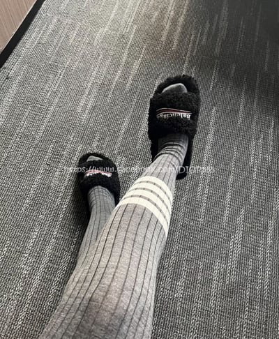 巴黎世家毛毛拖鞋4