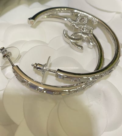 小香圓環鏤空水鑽雙C耳圈 耳環5