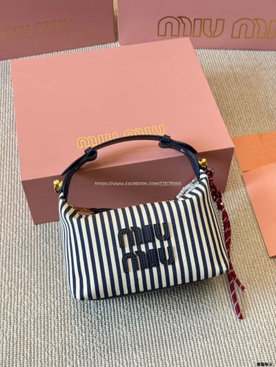 miumiu帆布飯盒包6