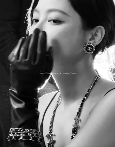 銀色雙C漆皮穿鏈圓形耳環2