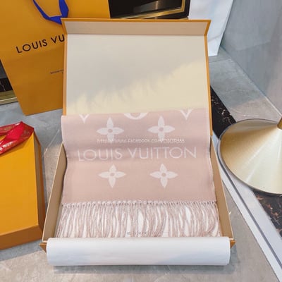 LV 粉白漸層圍巾4