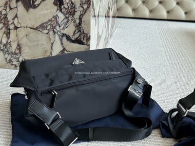 prada男士胸包 7