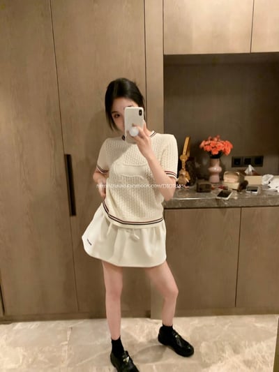 TB小狗鏤空針織上衣2