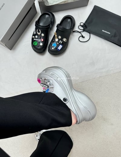 Balenciaga×Crocs洞洞鞋7