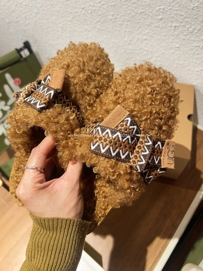 UGG捲毛拖鞋1