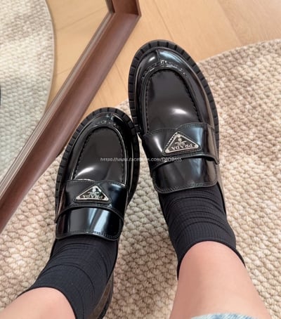 Prada三角logo樂福鞋7