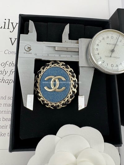 小香牛仔藍橢圓形胸針1