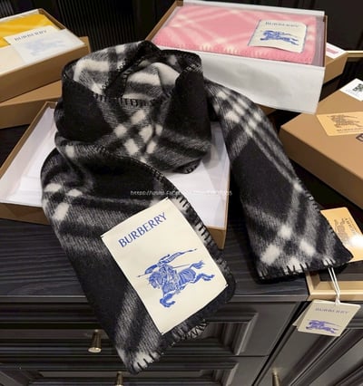 Burberry羊毛圍巾16